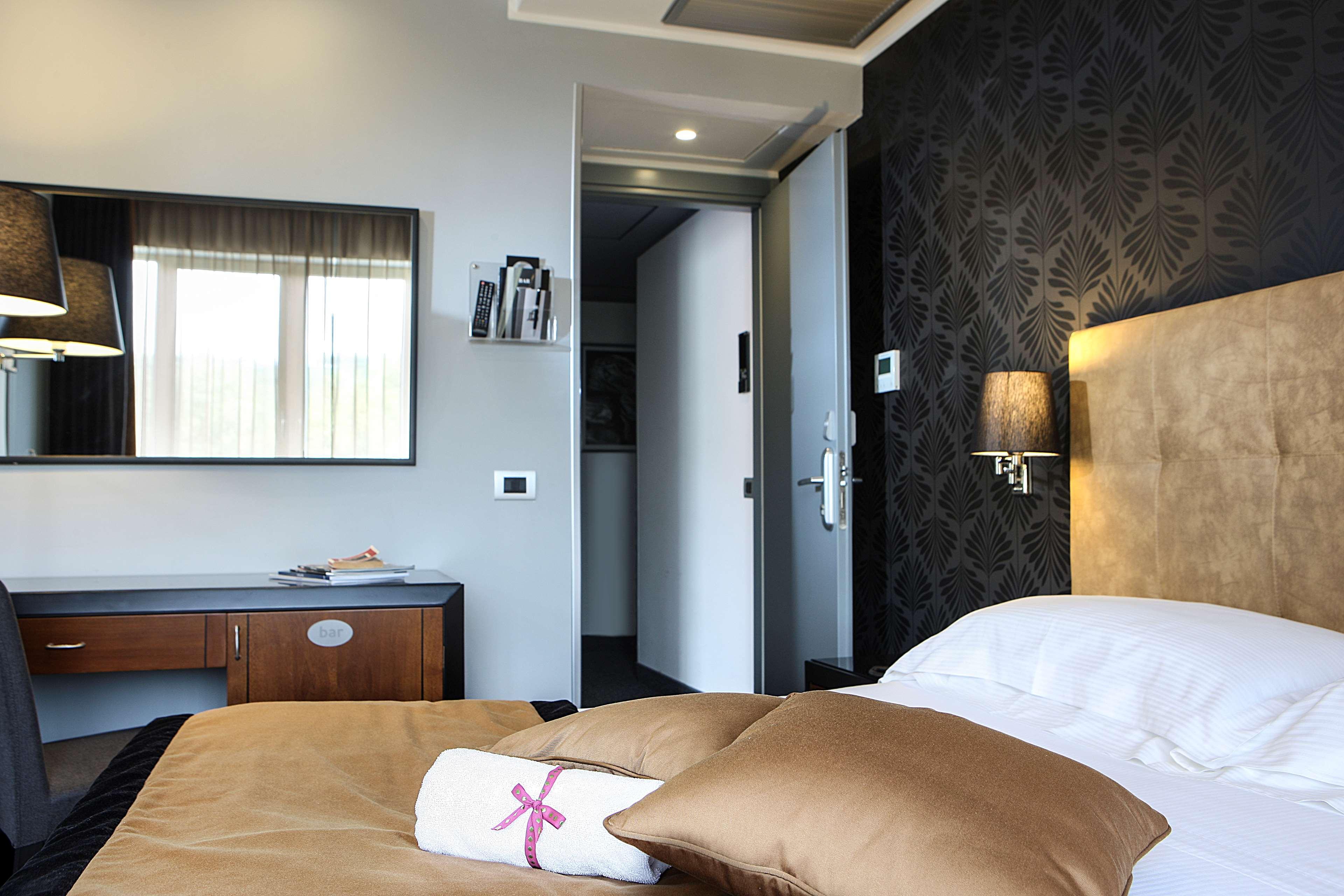 Best Western Jfk Hotel Naples Luaran gambar